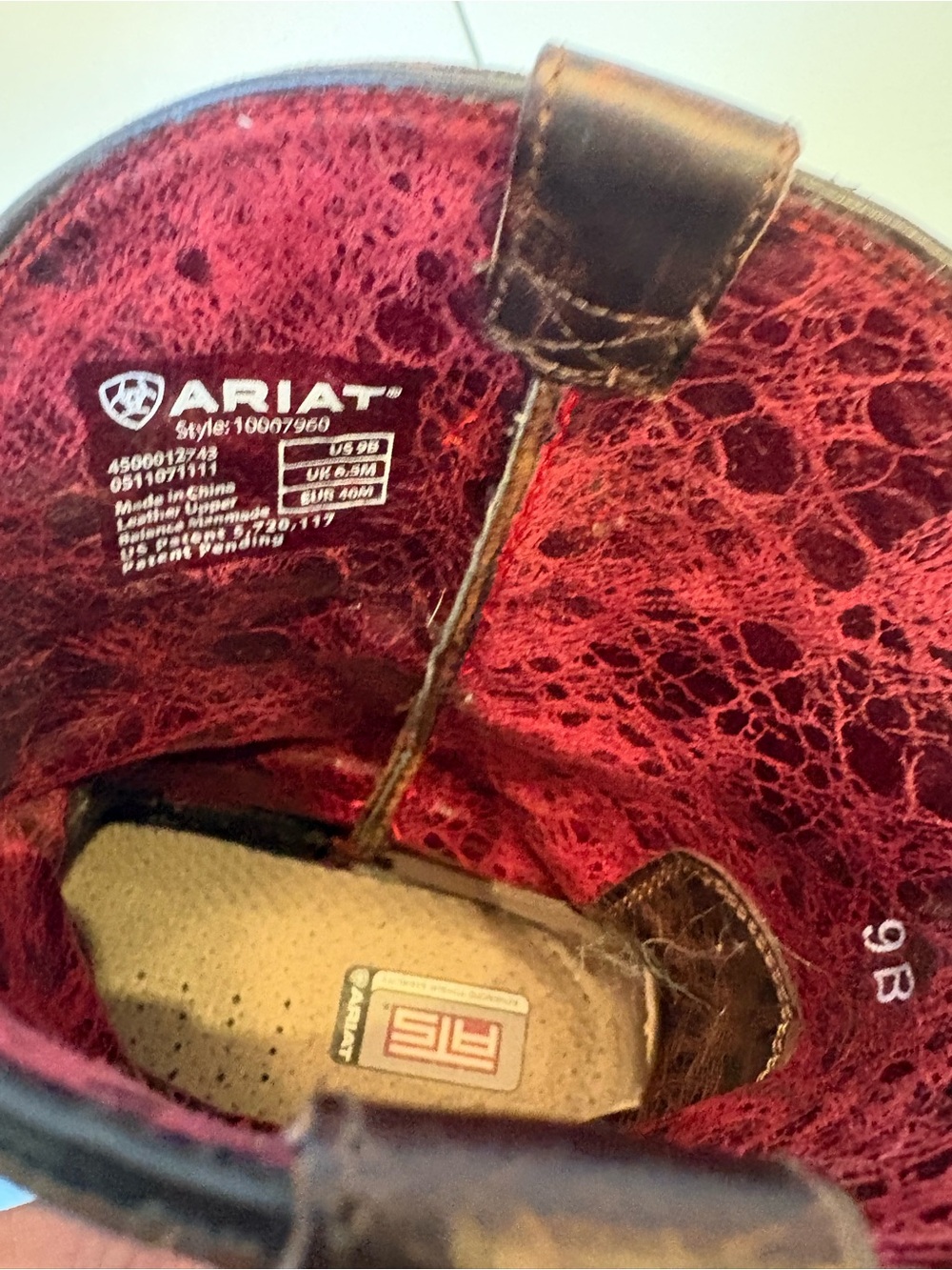 Calling your inner cowgirl!  Ariat Brown Leather Boots with Red Interior Size 9B - Picture 8 of 9
